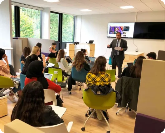 physical/seminars/neoma.meet_universities.image_alt